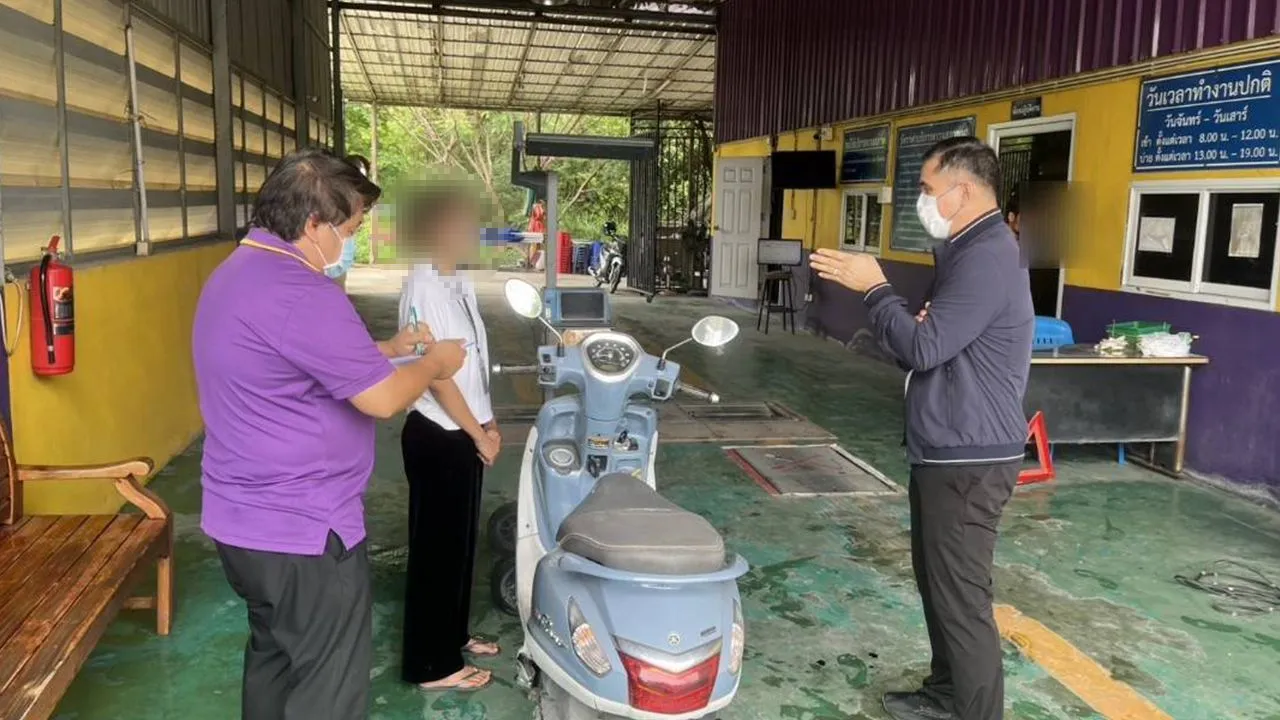 'ขนส่งทางบก' ลงดาบ ถอนใบอนุญาต ตรอ. นนทบุรี 3 แห่ง เซ่นปมออกใบรับรองเท็จ