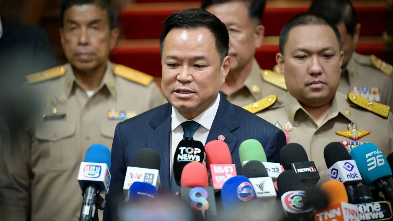 'อนุทิน'เห็นแล้วมีชื่อ 'วรภัค' ติดโผถูกคว่ำบาตร ปฏิเสธไม่เกี่ยวข้องกับรัฐบาลชุดนี้