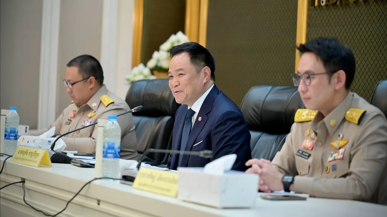 'อนุทิน' พร้อมเปิดอกเคลียร์ มท. หากใครคาใจ ชี้ตำแหน่ง 'ผู้ตรวจฯมหาดไทย' ให้ไปสงบใช้สติ