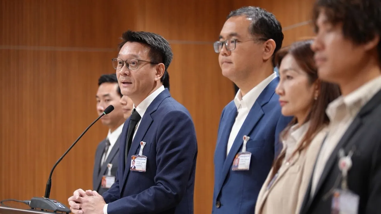 สส.พรรคประชาชน แฉบริษัททำ Data Center เร่งก่อสร้างหนีกฎ ปล่อยฝุ่น-ขยะกระทบประชาชน