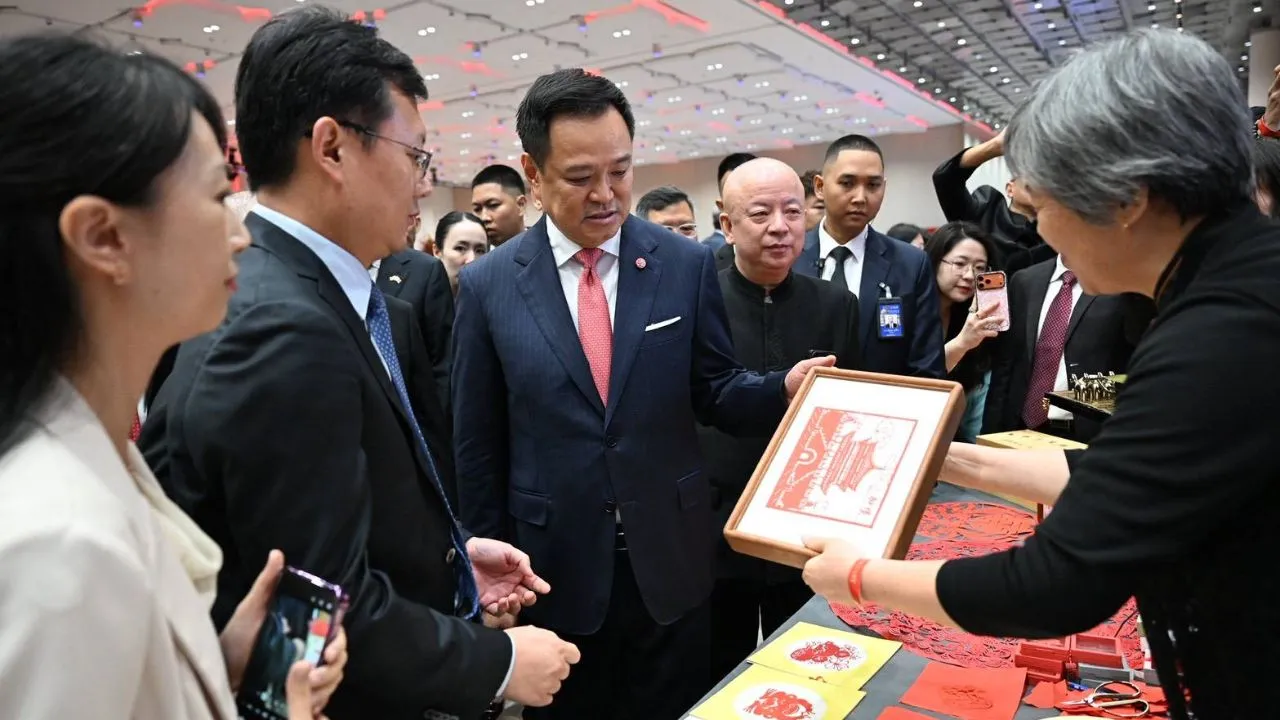 นายกฯ ร่วมงาน 77 ปี สถาปนาสาธารณรัฐประชาชนจีน สานต่อมิตรภาพ 50 ปี