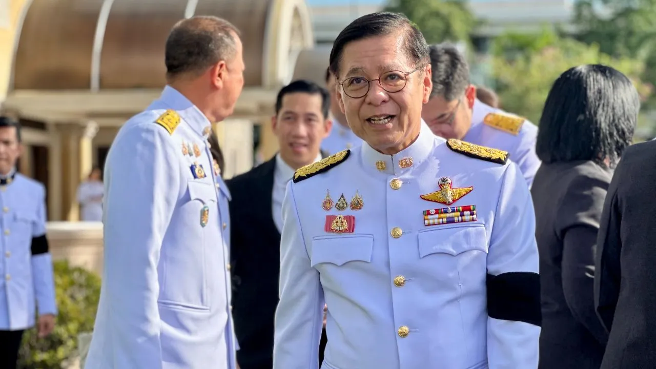 'สีหศักดิ์' ชี้ ปมตรวจสอบ 'วรภัค' โยงสแกมเมอร์ เป็นเรื่องตัวบุคคล ไม่อึดอัดแจงต่างประเทศ