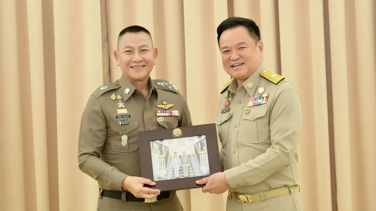 'อนุทิน' นำประชุมหัวหน้าส่วนราชการระดับปลัดกระทรวงหรือเทียบเท่า ขอบคุณ 14 คนเกษียณ