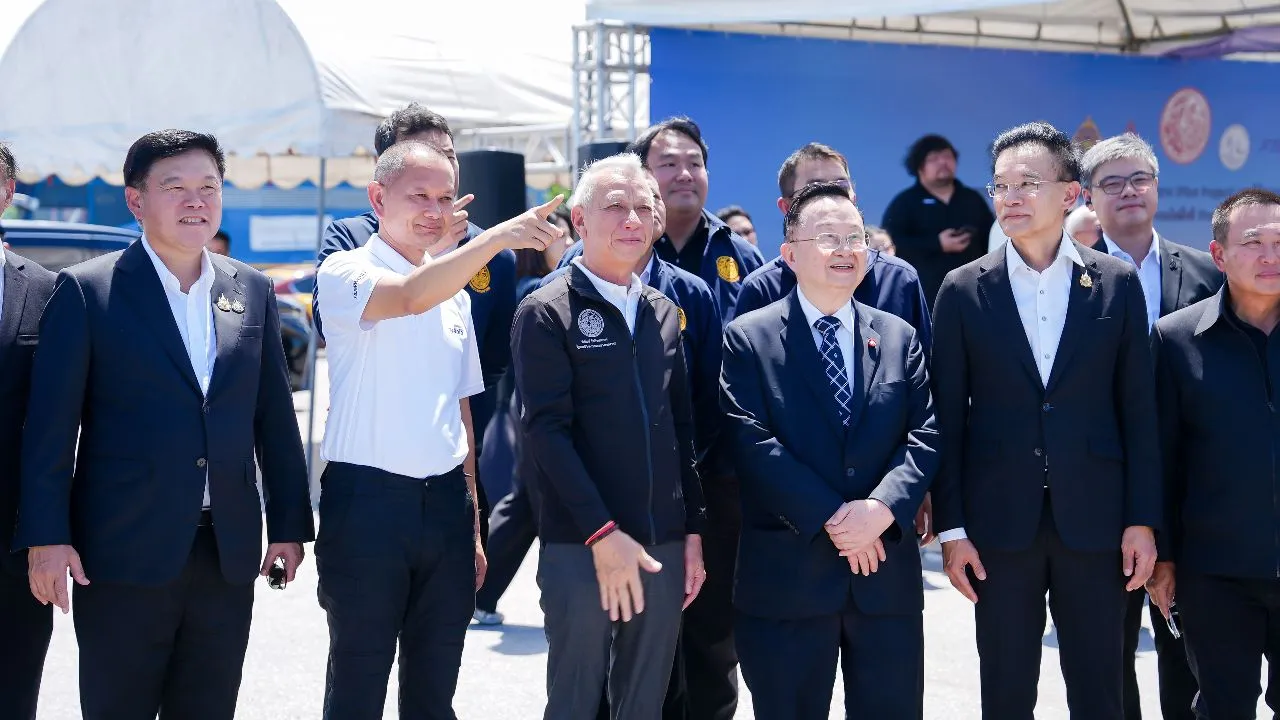 'พิพัฒน์' ปล่อยขบวนรถต้นแบบขนส่งสินค้าทางราง เก็บข้อมูลจริงปั้นโมเดลโลจิสติกส์