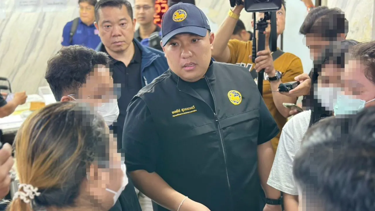 ปราบเซียนนครพิงค์ 'พลพีร์' บุกทลายบ่อนพนันเชียงใหม่ รวบนักพนัน 100 ราย ยึดเงินสดกว่า 2 ล้าน