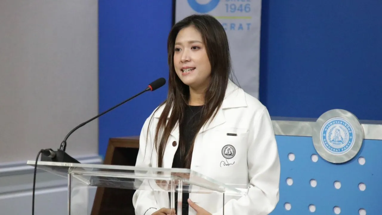 ประชาธิปัตย์ ประณามขบวนการลักลอบทิ้งกากสารเคมี EEC-ปราจีนบุรี