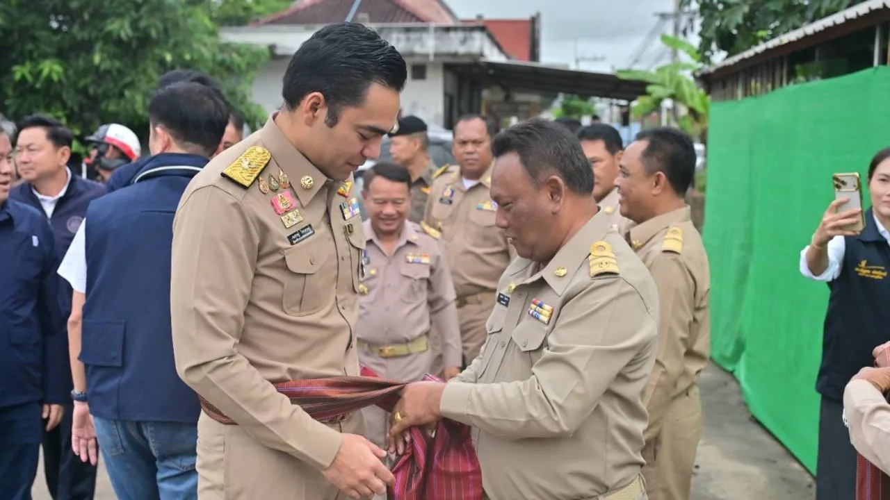 'เจเศรษฐ์' ลงพื้นที่สุรินทร์ เดินหน้า 5 ภารกิจด่วนกระทรวงมหาดไทย